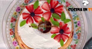 È sempre mezzogiorno | Angel cake alle fragole ricetta Natalia Cattelani