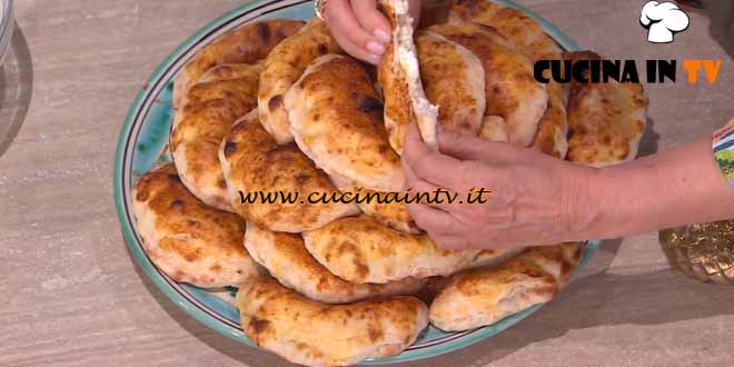 È sempre mezzogiorno | Calzoncini estivi ricetta Vincenzo Capuano