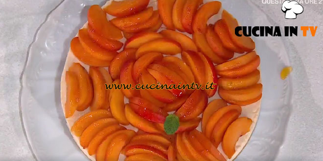 È sempre mezzogiorno | Cheesecake alle albicocche ricetta Natalia Cattelani