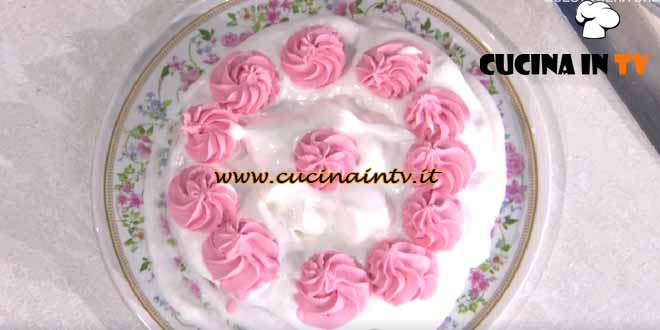 È sempre mezzogiorno | Dolce alla rosa ricetta Barbara De Nigris