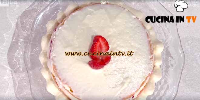 È sempre mezzogiorno | Dolce alle fragole ricetta Crescenzo Morlando