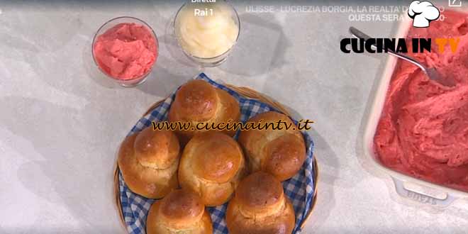 È sempre mezzogiorno | Granita e brioche col tuppo ricetta Fabio Potenzano