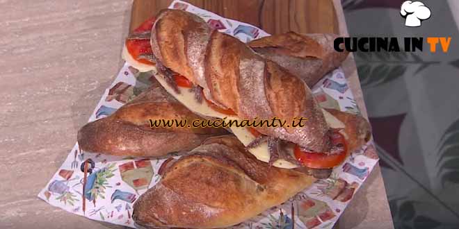 È sempre mezzogiorno | Pane cunzato ricetta Fulvio Marino