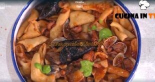 È sempre mezzogiorno | Pane a fittas ai frutti di mare ricetta Michele Farru