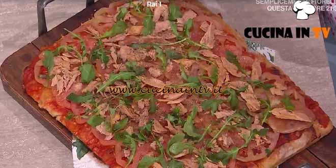 È sempre mezzogiorno | Pizza fredda tonno e pomodoro ricetta Fulvio Marino