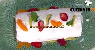 È sempre mezzogiorno | Rotolo alla frutta senza cottura ricetta Natalia Cattelani