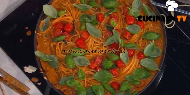 È sempre mezzogiorno | Spaghettata allo Scarpariello ricetta David Fiordigiglio
