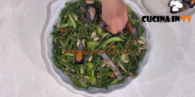 È sempre mezzogiorno | Strozzapreti verdi al profumo di mare ricetta zia Cri
