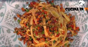 È sempre mezzogiorno | Tagliatelle di frittata alle verdure ricetta Barbara Agosti