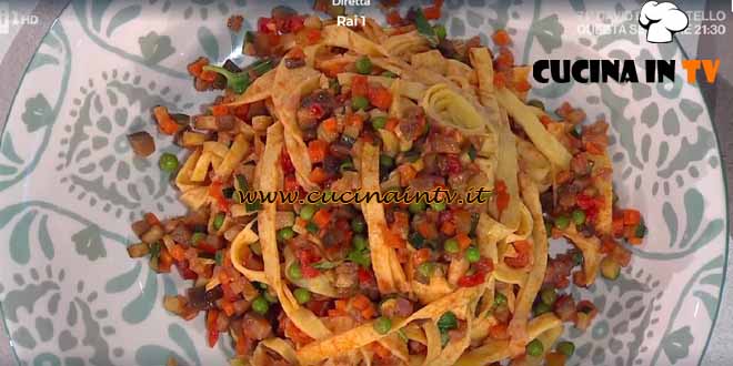 È sempre mezzogiorno | Tagliatelle di frittata alle verdure ricetta Barbara Agosti