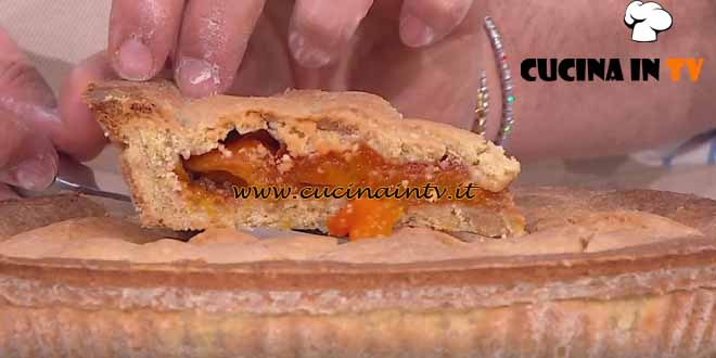 È sempre mezzogiorno | Torta alle albicocche ricetta Daniele Persegani
