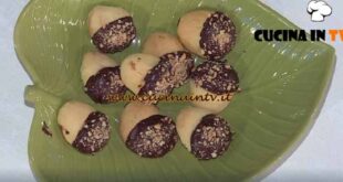 È sempre mezzogiorno | Biscotti nocciolina al cacao e nocciole ricetta Barbara De Nigris