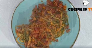 È sempre mezzogiorno | Paglia e fieno zucca e salsiccia ricetta Daniele Persegani