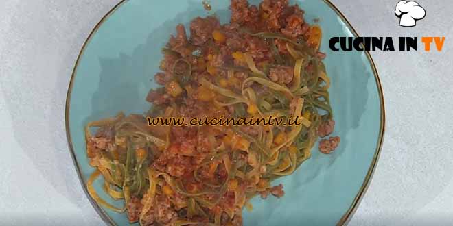 È sempre mezzogiorno | Paglia e fieno zucca e salsiccia ricetta Daniele Persegani