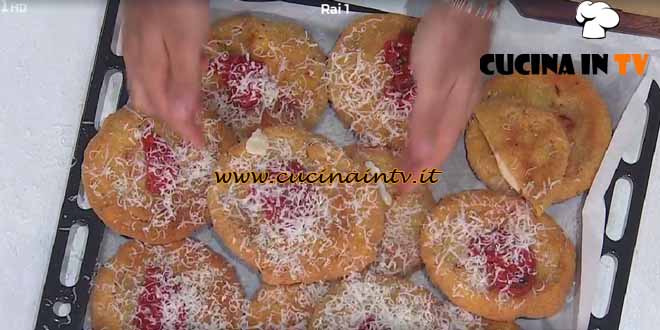 È sempre mezzogiorno | Parmigiana sandwich ricetta gemelli Billi