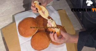 È sempre mezzogiorno | Bomboloni salati ricetta Fulvio Marino