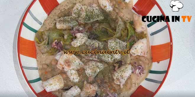 È sempre mezzogiorno | Crema di fagioli con scarola e calamari ricetta Salvatore Giuliano