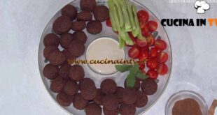È sempre mezzogiorno | Falafel con salsa tarator ricetta Maradona Youssef