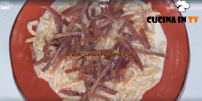 È sempre mezzogiorno | Passatelli panna e prosciutto ricetta zia Cri