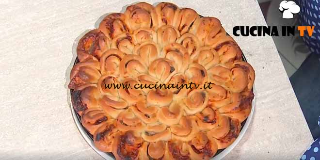 È sempre mezzogiorno | Pizza di pizzette pizzicate ricetta Fulvio Marino