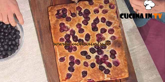 È sempre mezzogiorno | Schiacciata Toscana all'uva ricetta Fulvio Marino
