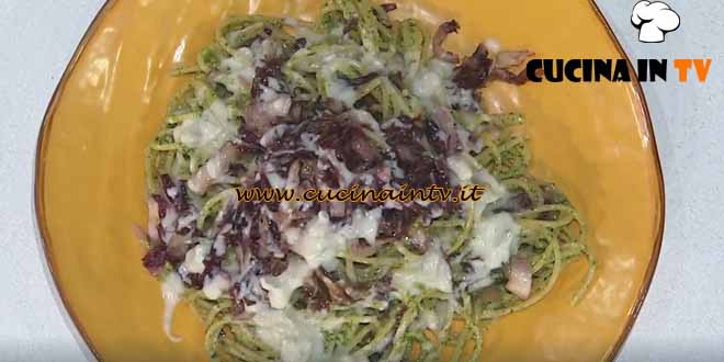 È sempre mezzogiorno | Spaghetti radicchio pesto e gorgonzola ricetta Valentina Scarnecchia