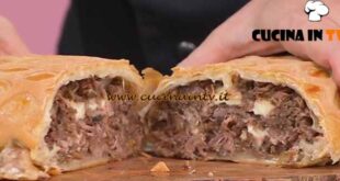 È sempre mezzogiorno | Strudel di costine verze e taleggio ricetta Andrea Mainardi